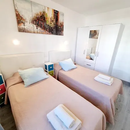 Silviana - One Bedroom With Communal Pool Apartman